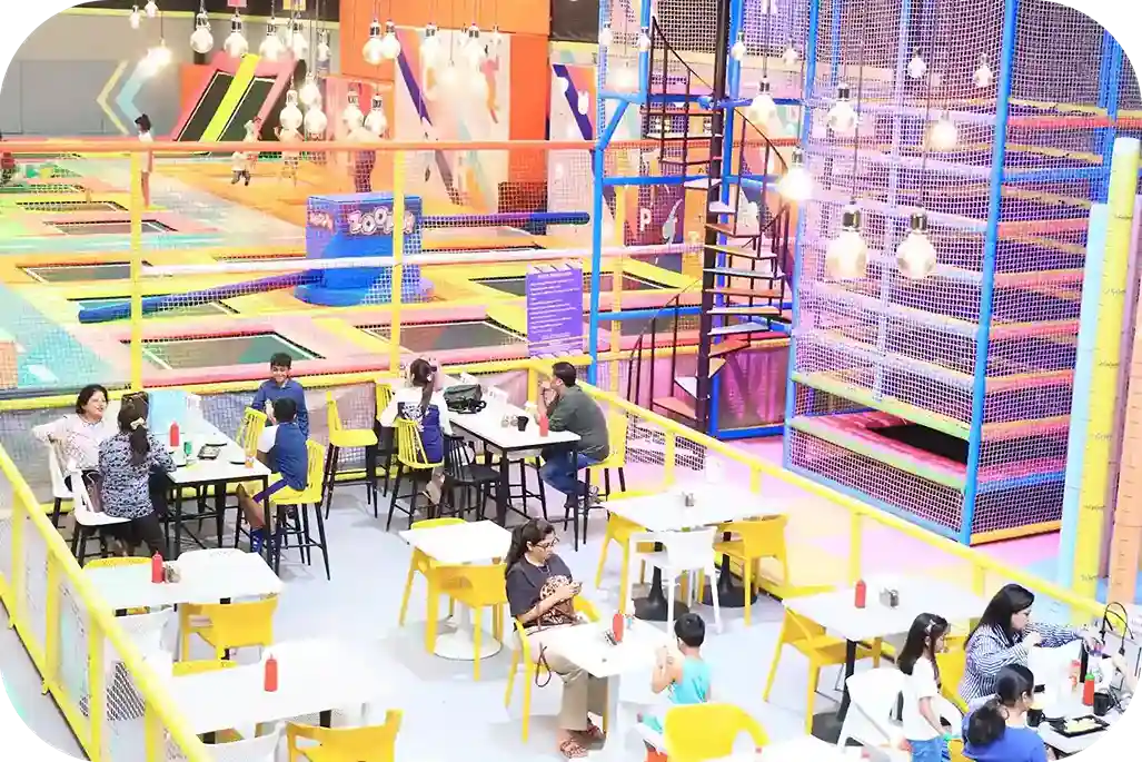 food court at zooper trampoline park